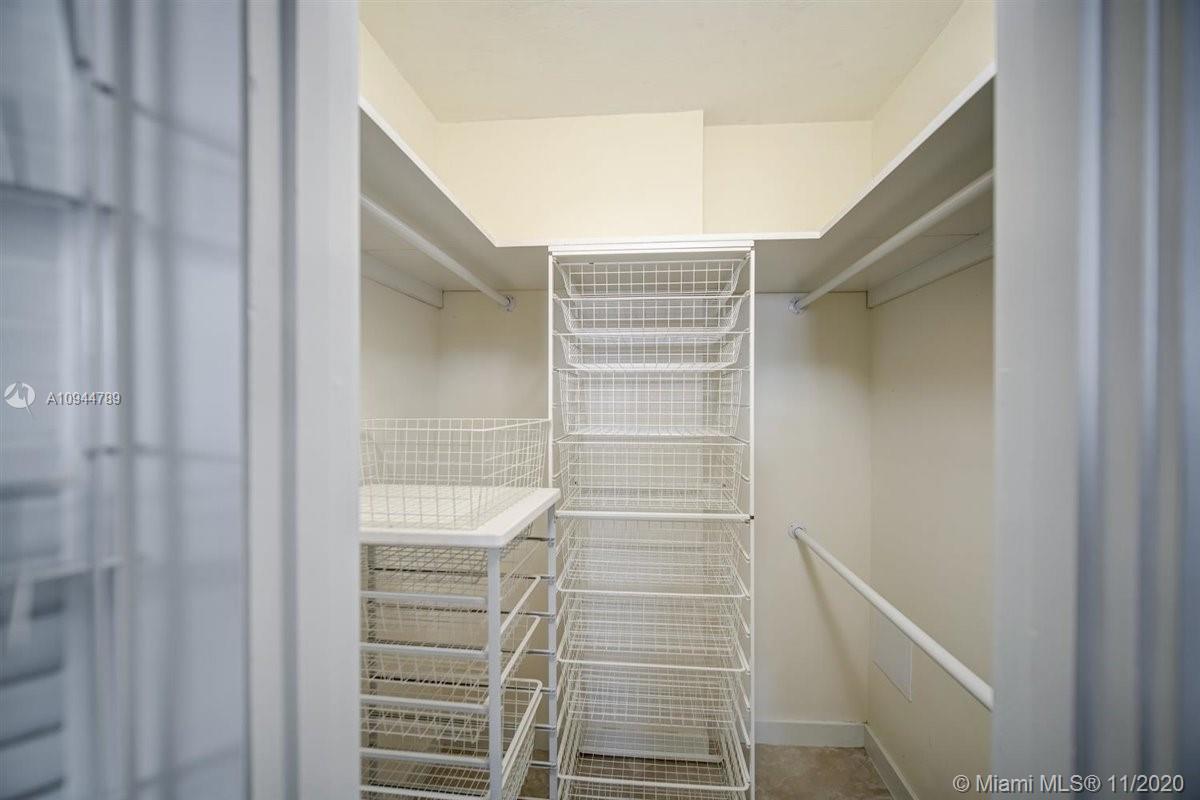 255 Sunrise Drive, Unit 101 Key Biscayne, FL 33149 - Photo 10 of 23