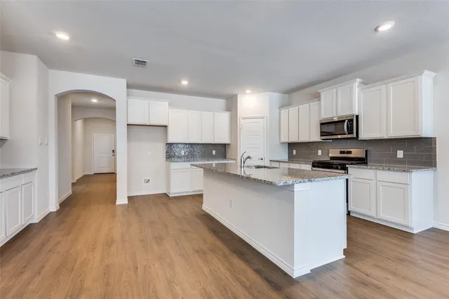 $2,695 | 2424 Palo Pinto Trail, Pilot Point, TX 76258