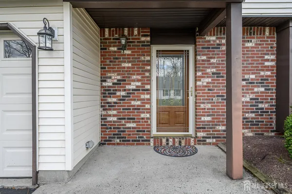 a view of an entryway with a outdoor space