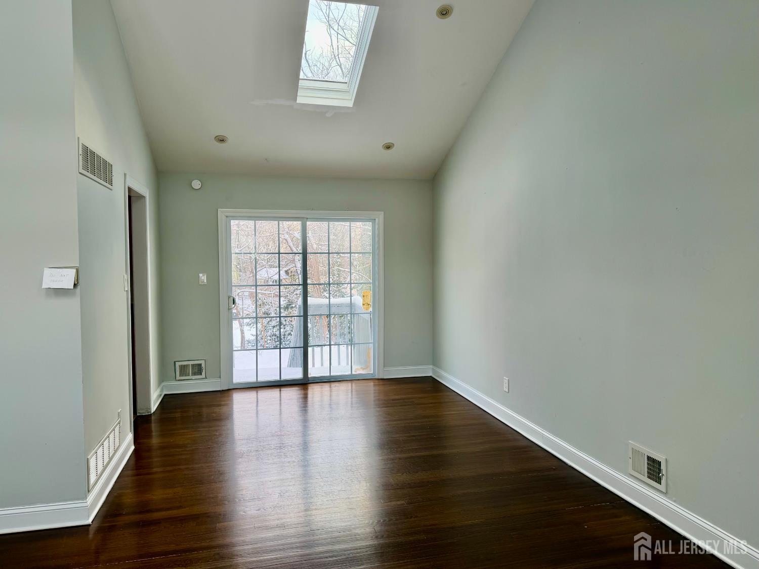 139 Rues Lane East Brunswick, NJ 08816 - Photo 15 of 28