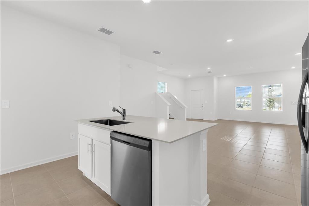 2485 Rider Rain Lane Apopka, FL 32703 - Photo 4 of 32