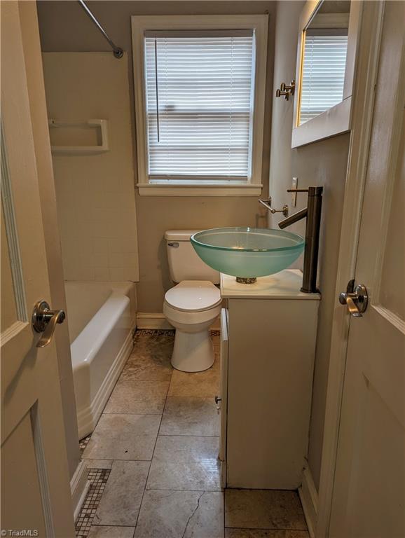 420 North Rotary Drive High Point, NC 27262 - Photo 5 of 5 Photo taken before tenant moved in.