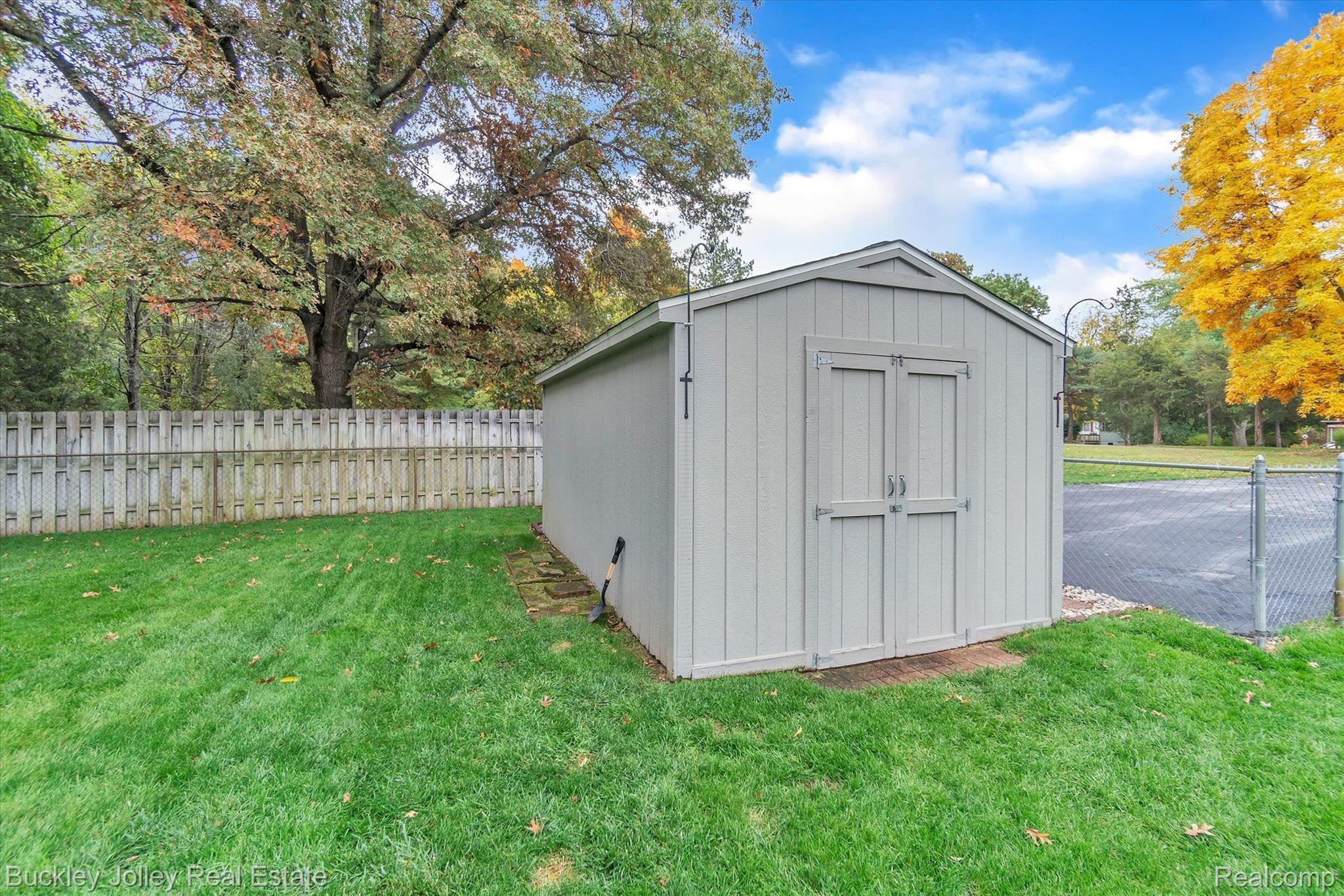 7471 Ore Lake Road Brighton, MI 48116 - Photo 31 of 42 Handy Shed