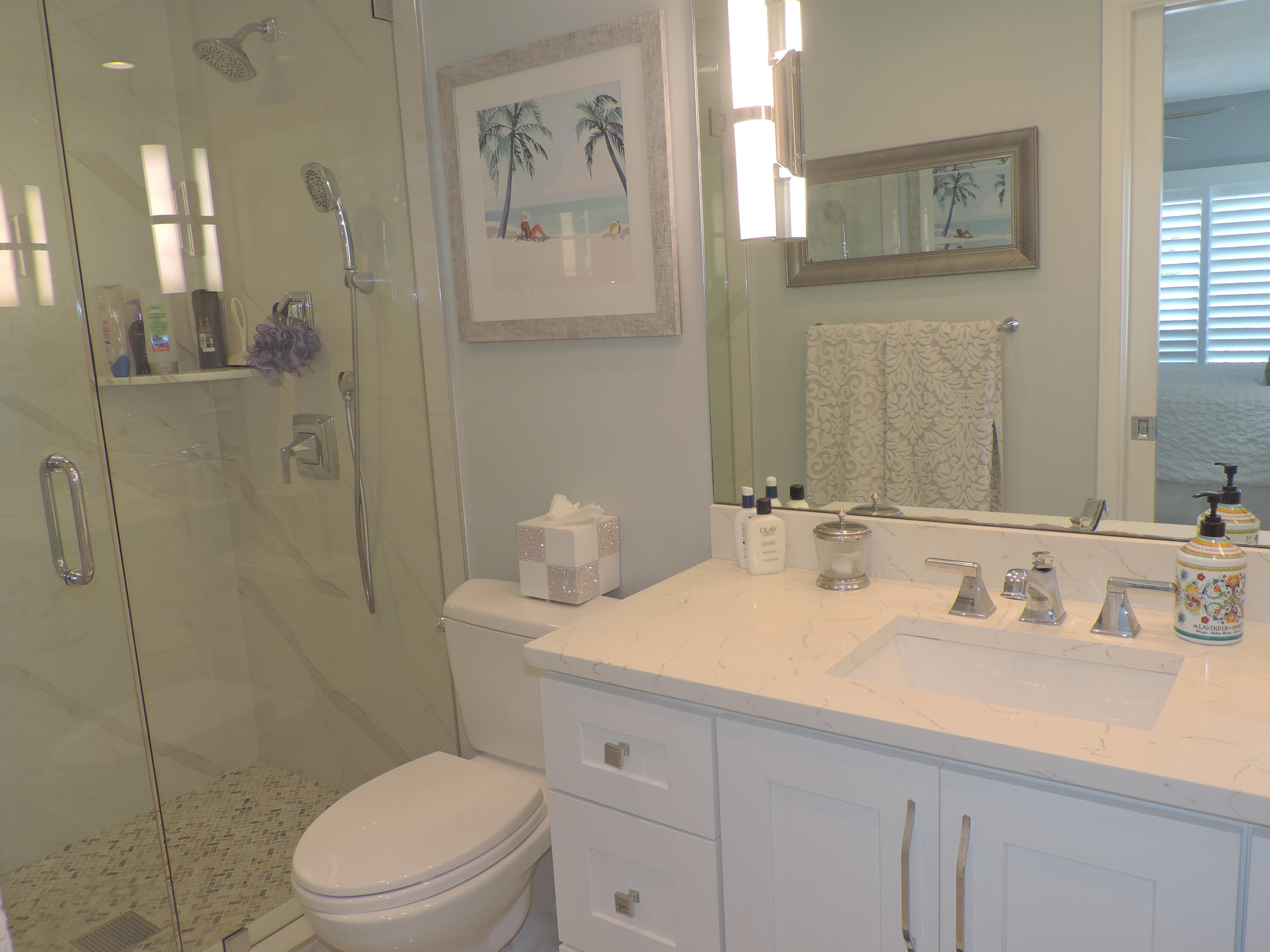 331 Tequesta Drive, Unit 118 Tequesta, FL 33469 - Photo 11 of 19 Master Bath