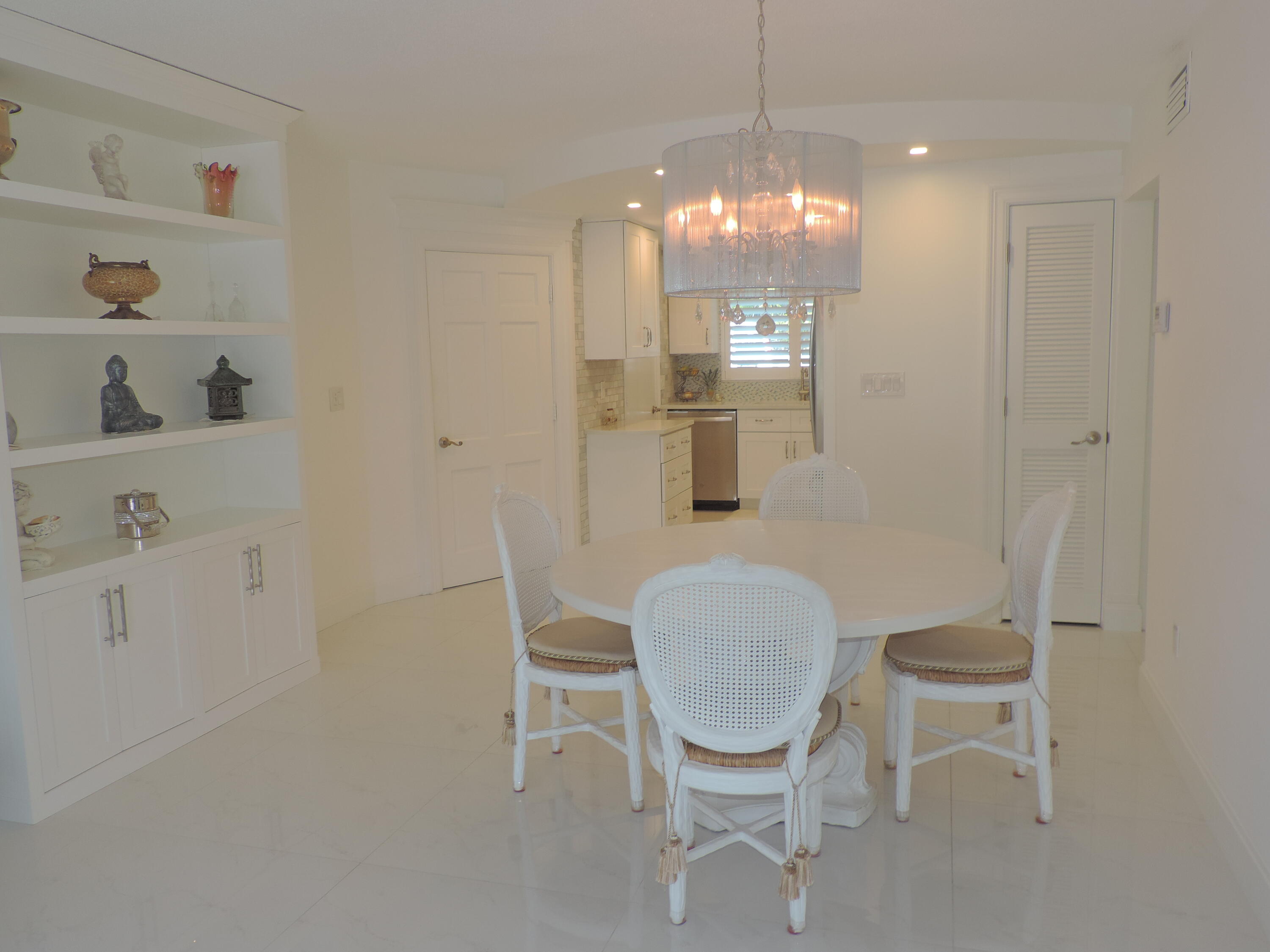 331 Tequesta Drive, Unit 118 Tequesta, FL 33469 - Photo 15 of 19 Dining Area