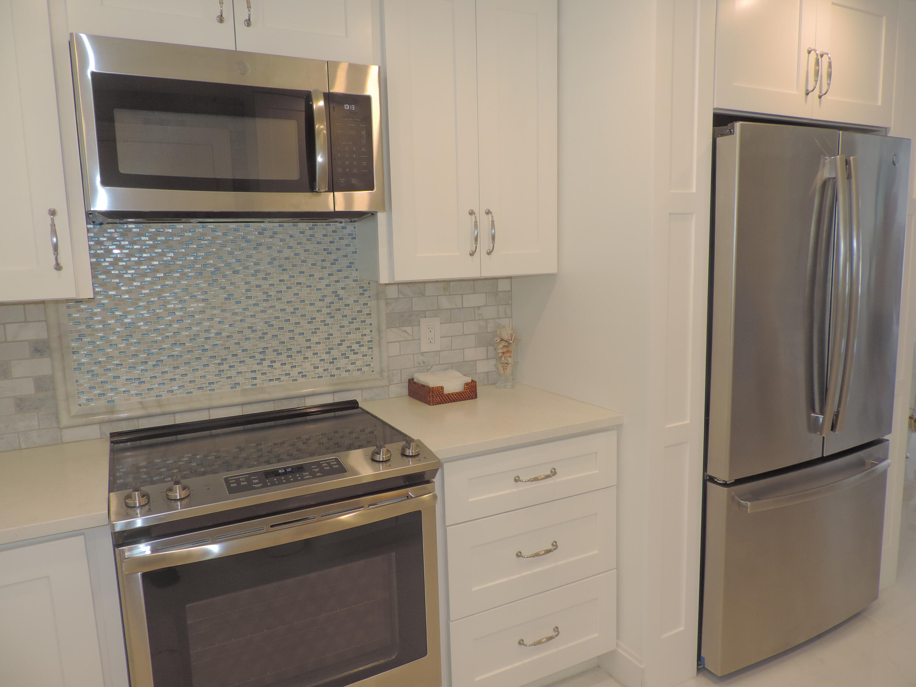 331 Tequesta Drive, Unit 118 Tequesta, FL 33469 - Photo 3 of 19 Kitchen