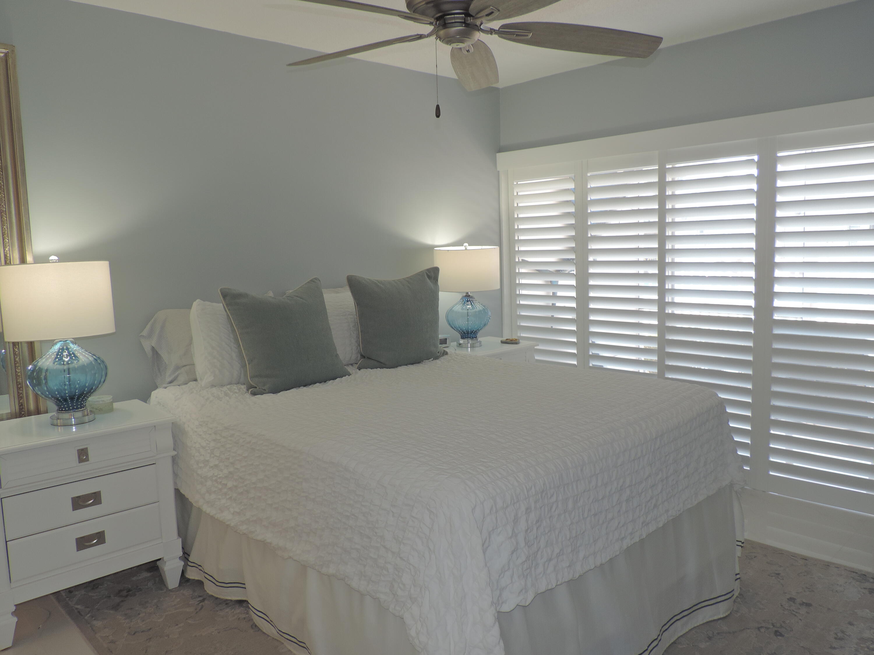 331 Tequesta Drive, Unit 118 Tequesta, FL 33469 - Photo 8 of 19 Master Bedroom