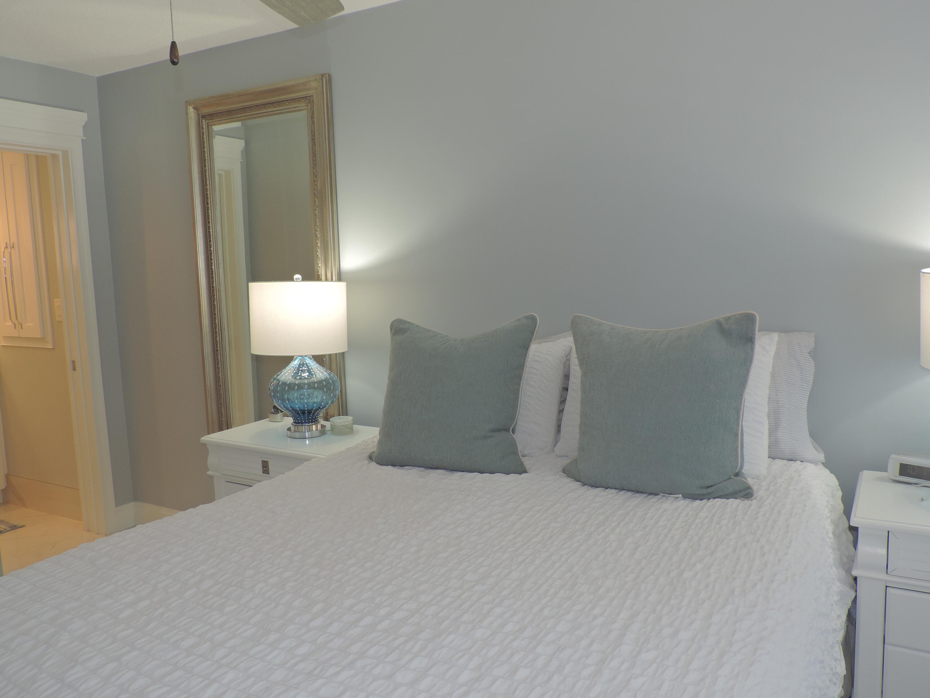 331 Tequesta Drive, Unit 118 Tequesta, FL 33469 - Photo 9 of 19 Master Bedroom