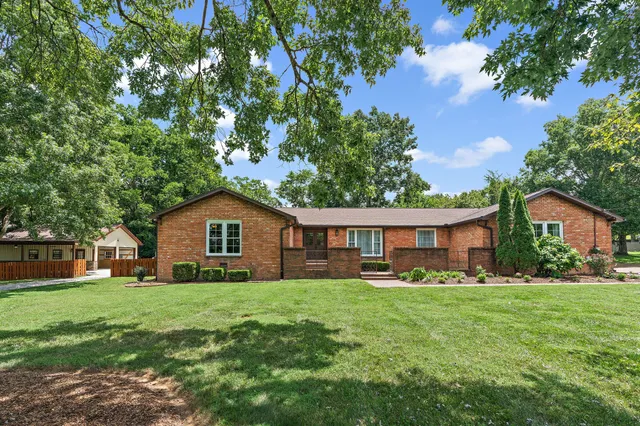 $1,000,000 | 6017 Bethany Boulevard, Nashville, TN 37221