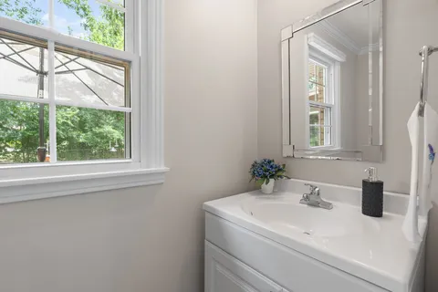 $1,000,000 | 6017 Bethany Boulevard, Nashville, TN 37221