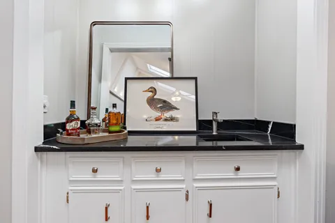 $1,000,000 | 6017 Bethany Boulevard, Nashville, TN 37221