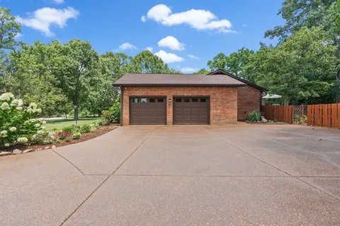 $1,000,000 | 6017 Bethany Boulevard, Nashville, TN 37221