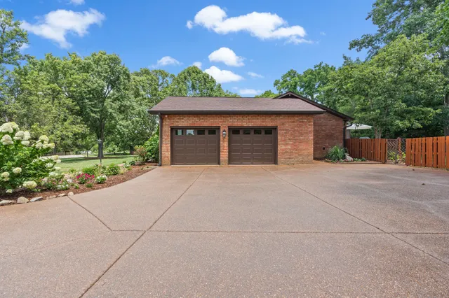 $1,000,000 | 6017 Bethany Boulevard, Nashville, TN 37221