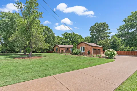 $1,000,000 | 6017 Bethany Boulevard, Nashville, TN 37221