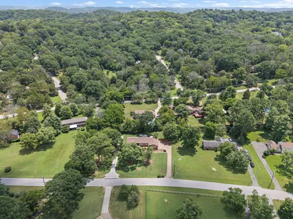 $1,000,000 | 6017 Bethany Boulevard, Nashville, TN 37221