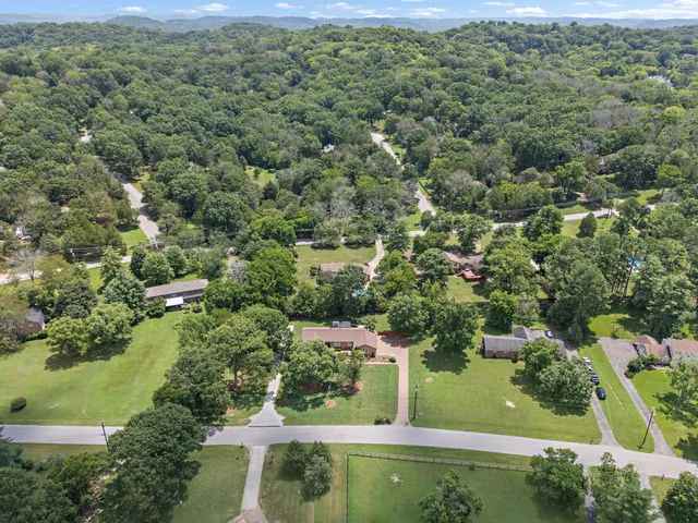 $1,000,000 | 6017 Bethany Boulevard, Nashville, TN 37221