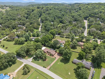 $1,000,000 | 6017 Bethany Boulevard, Nashville, TN 37221