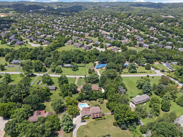$1,000,000 | 6017 Bethany Boulevard, Nashville, TN 37221