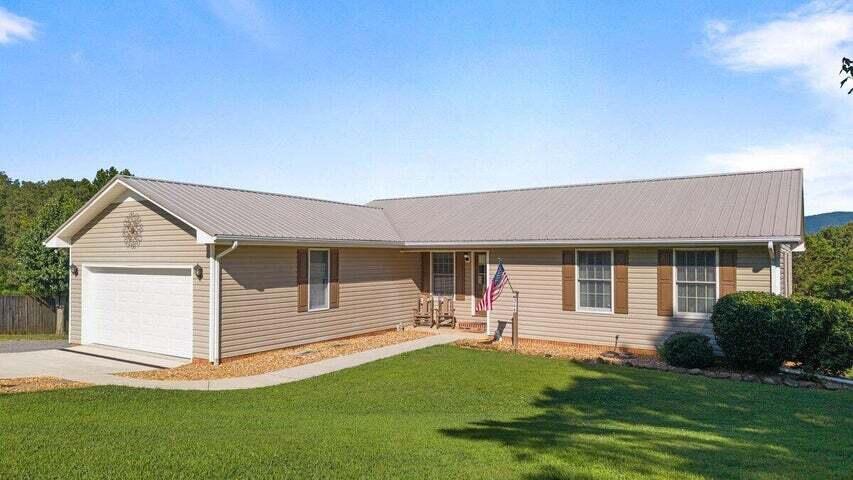 346 Thomas Road Benton, TN 37307 - Photo 4 of 42 20250704172323092583000000-o