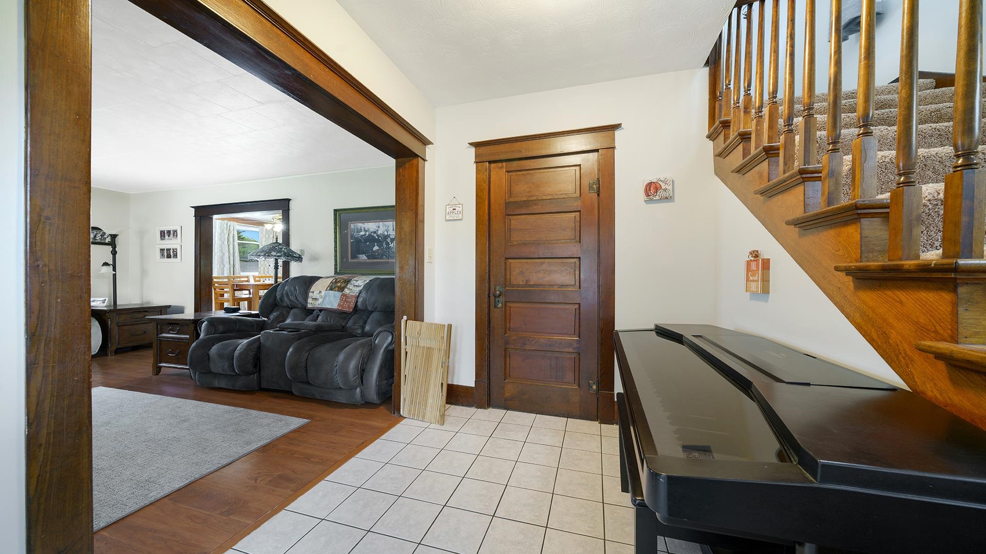 915 North 8th Street Rochelle, IL 61068 - Photo 26 of 38 a living room with furniture