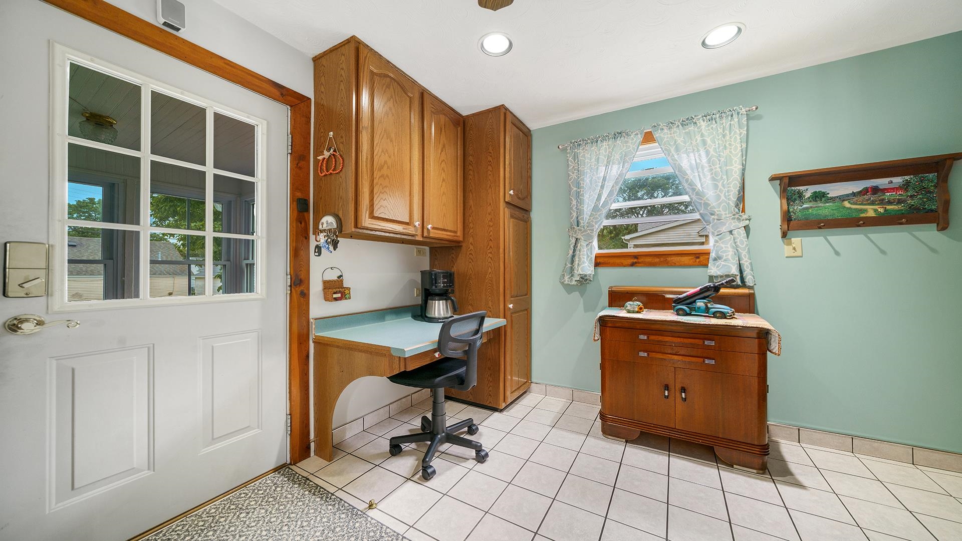 915 North 8th Street Rochelle, IL 61068 - Photo 9 of 38 a view of workspace with wooden floor windows