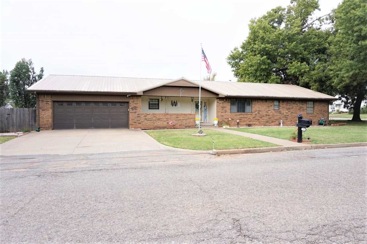 309 10th Street Perry, OK 73077 - Photo 1 of 33 Gallery Image 1