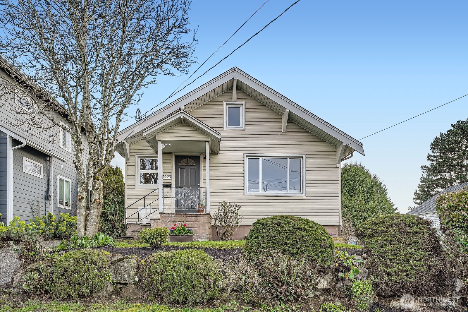 1223 Southwest Myrtle Street Seattle, WA 98106 - Photo 1 of 29 Gallery Image 1