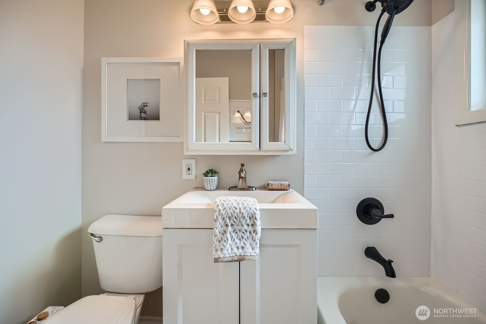 1223 Southwest Myrtle Street Seattle, WA 98106 - Photo 15 of 29 Gallery Image 15