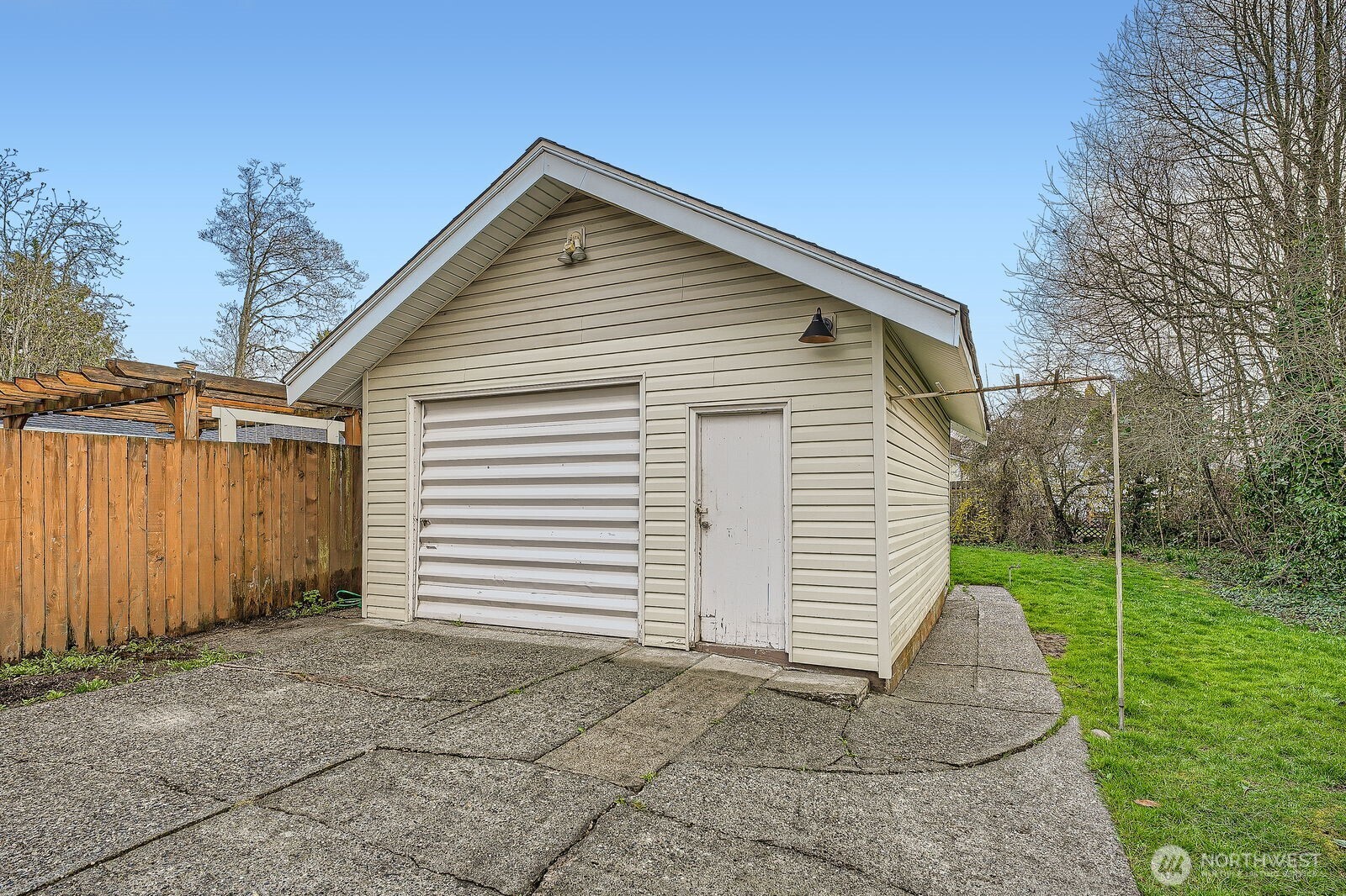 1223 Southwest Myrtle Street Seattle, WA 98106 - Photo 23 of 29 Gallery Image 23