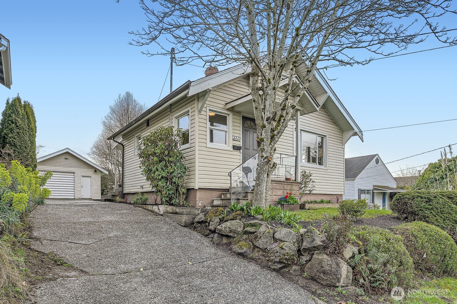 1223 Southwest Myrtle Street Seattle, WA 98106 - Photo 25 of 29 Gallery Image 25