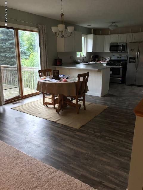 53466 Ridgeview Circle Paw Paw, MI 49079 - Photo 9 of 41 IMG_3161