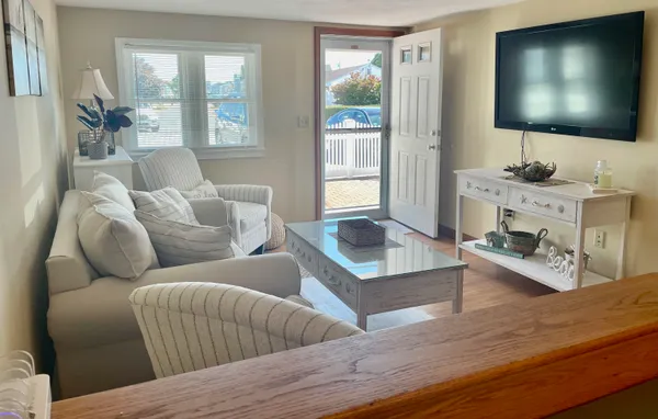 $2,500 | 289 Portsmouth Avenue, Unit DOWN, Seabrook, NH 03874