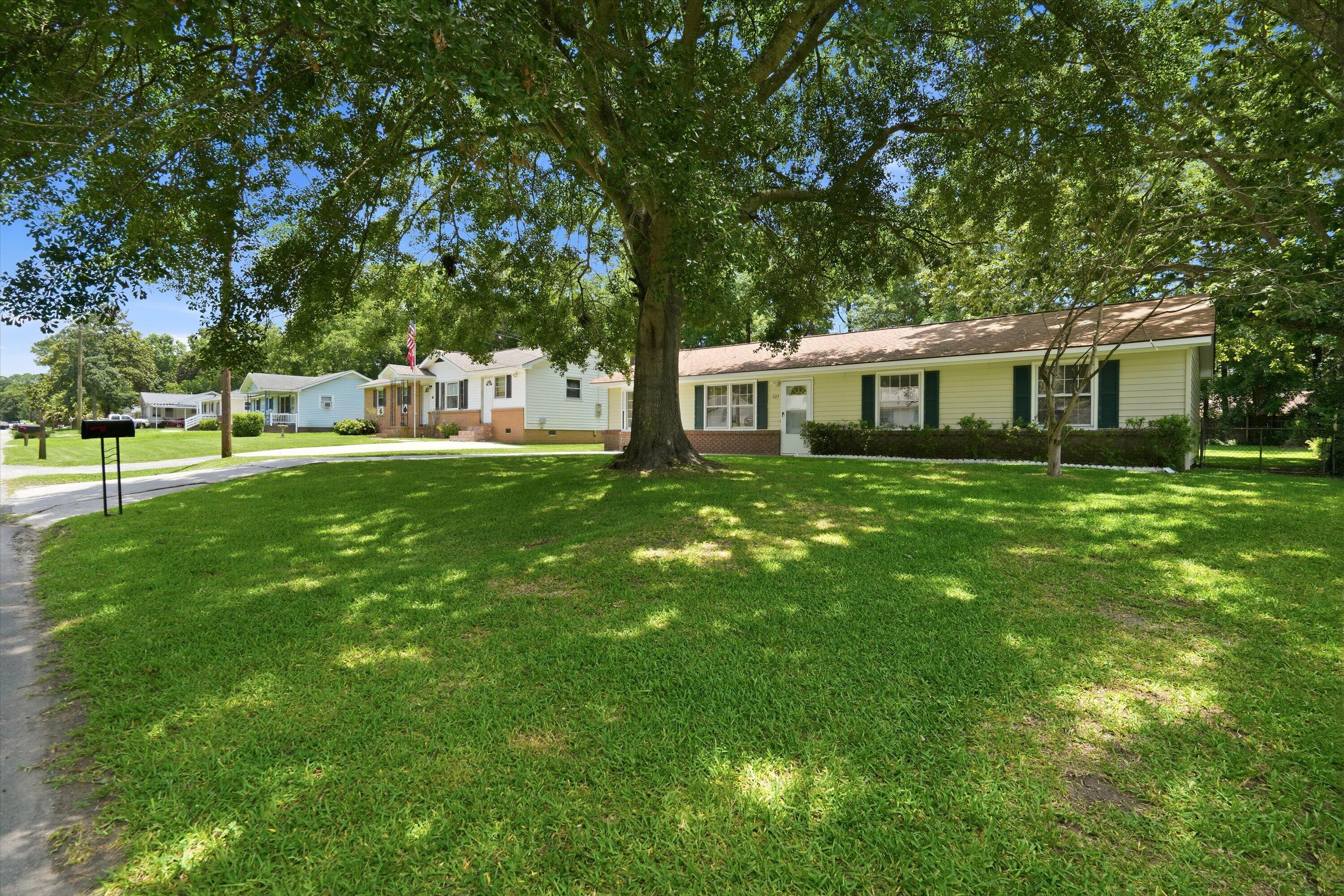 227 Farm Road Goose Creek, SC 29445 - Photo 2 of 36 Front yard