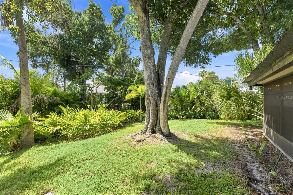 3207 Valencia Road Venice, FL 34293 - Photo 29 of 55 Gallery Image 29