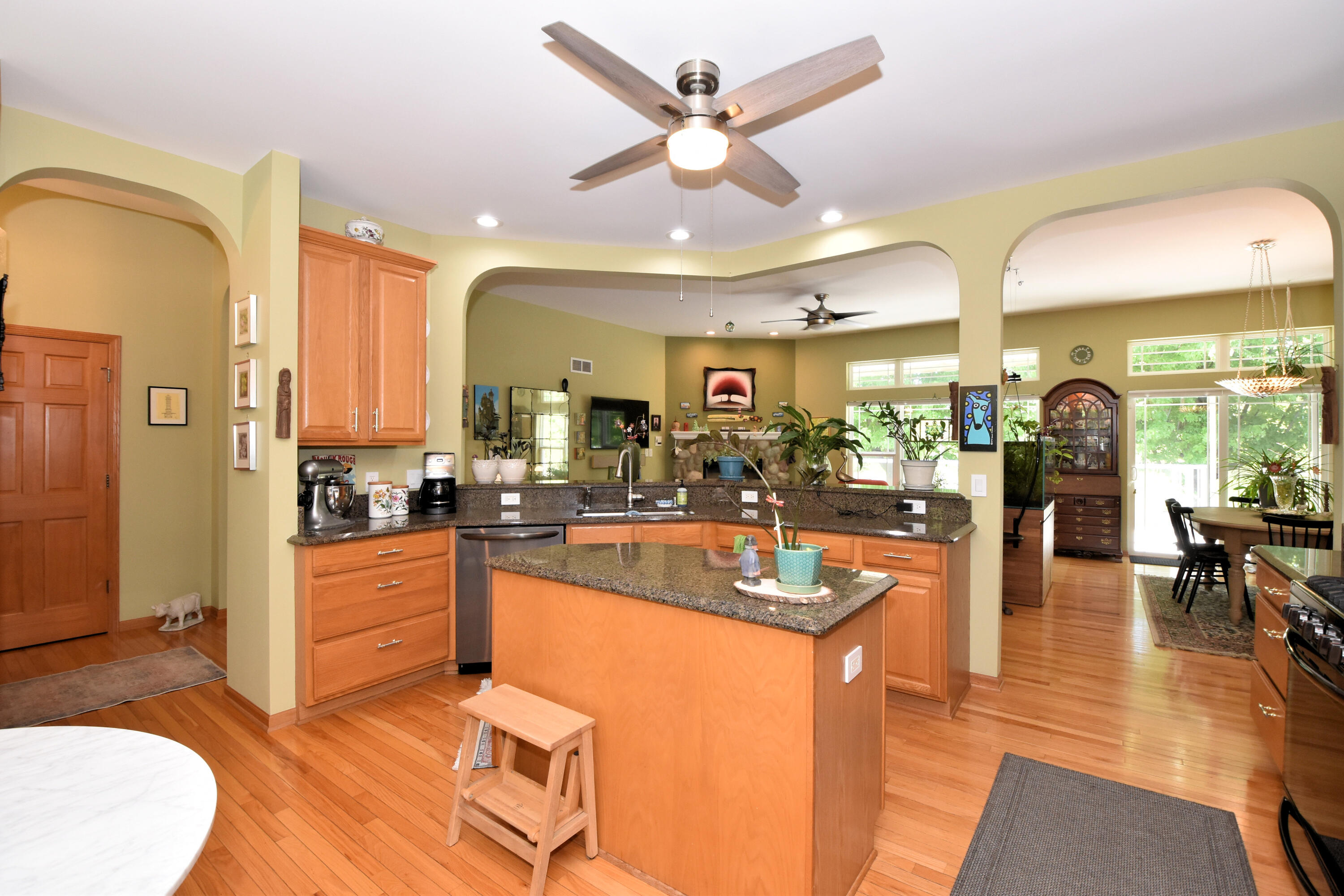 3326 Emmertsen Road Caledonia, WI 53406 - Photo 12 of 54 Kitchen