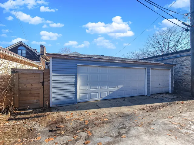 a view of a backyard of the house