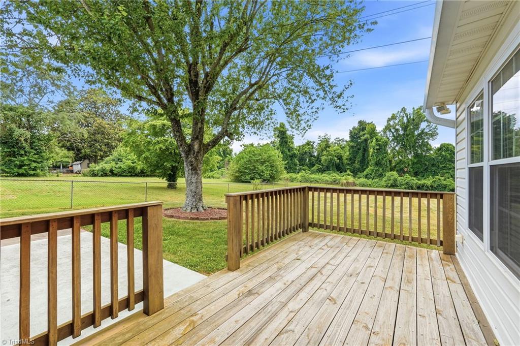 112 Queensbury Road Winston-Salem, NC 27104 - Photo 35 of 42