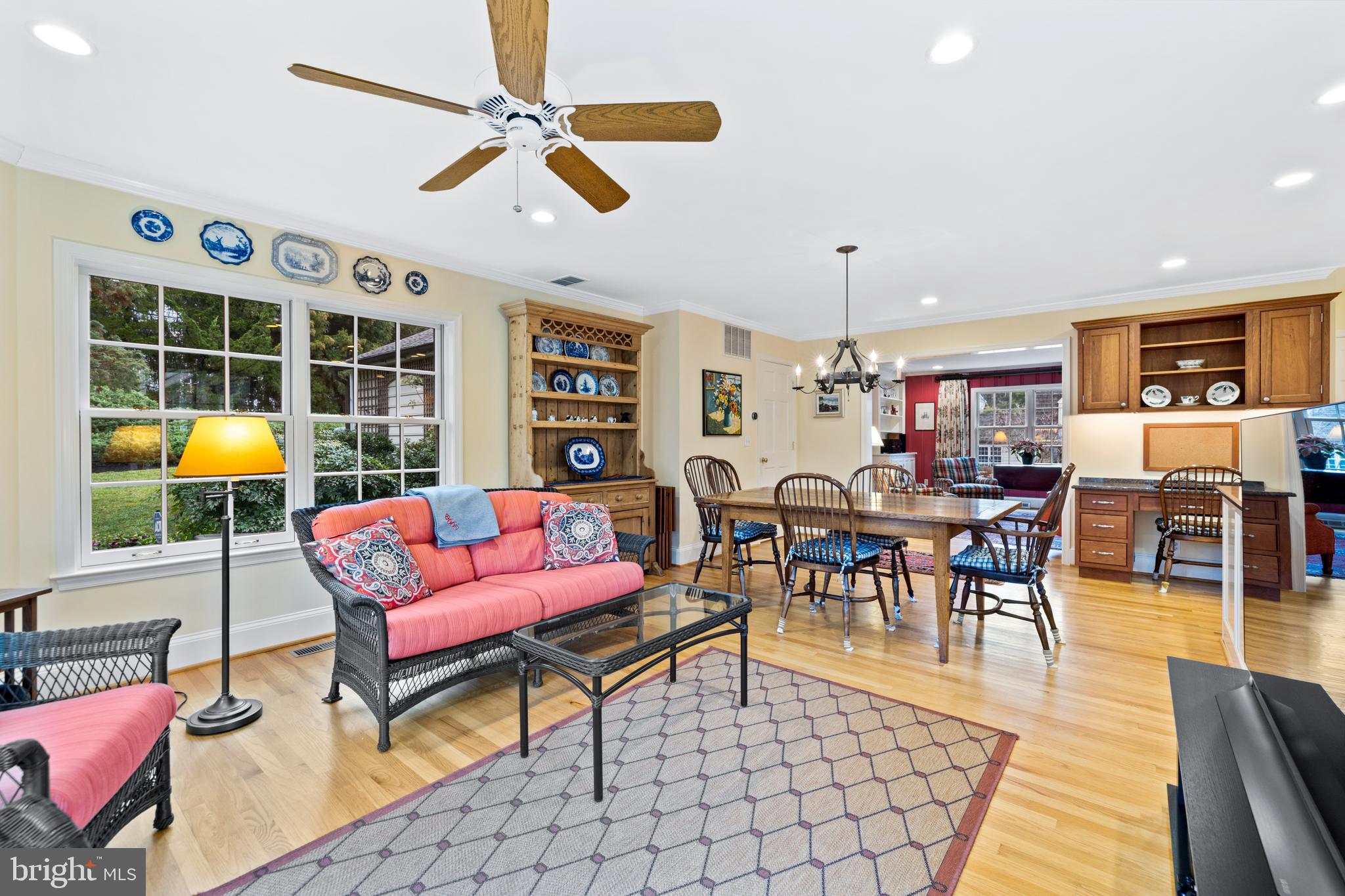 7705 Rider Hill Road Towson, MD 21204 - Photo 23 of 57 Breakfast/Sunroom