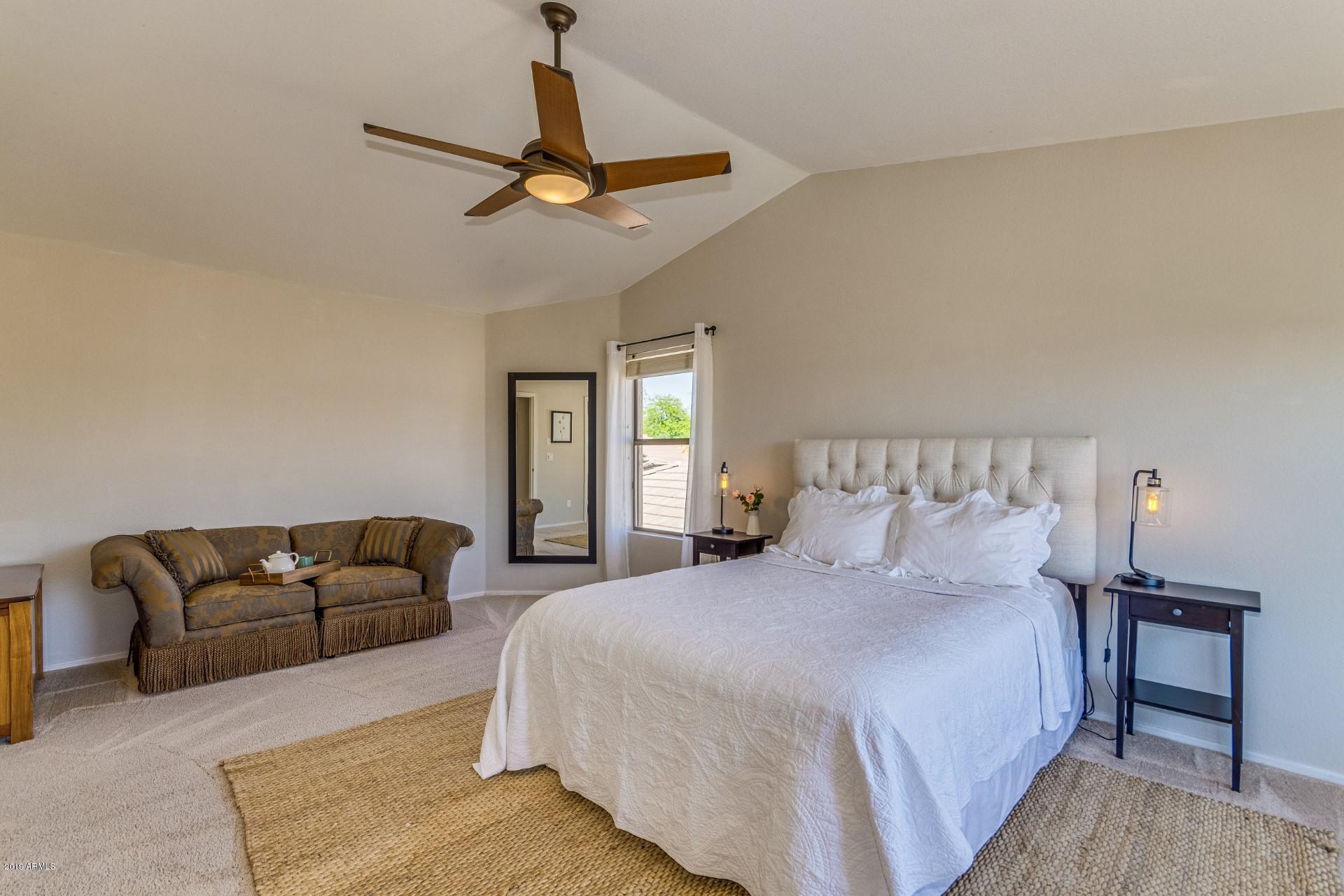 4619 East Weaver Road Phoenix, AZ 85050 - Photo 14 of 25 Relaxing sitting area