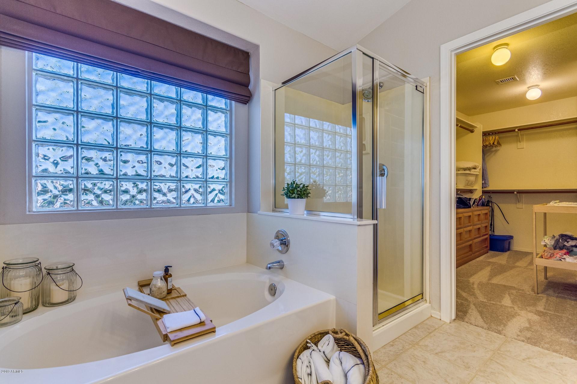 4619 East Weaver Road Phoenix, AZ 85050 - Photo 16 of 25 Relaxing soaker tub