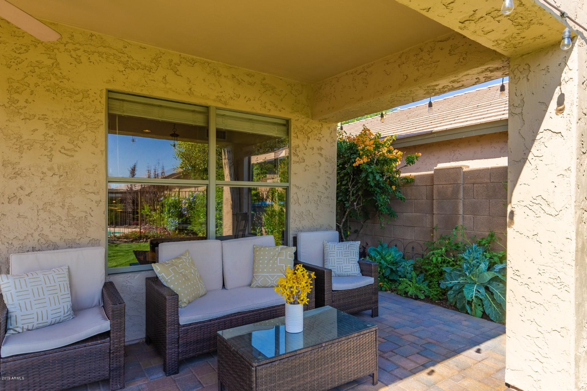 4619 East Weaver Road Phoenix, AZ 85050 - Photo 23 of 25 Lighted sitting/dining space