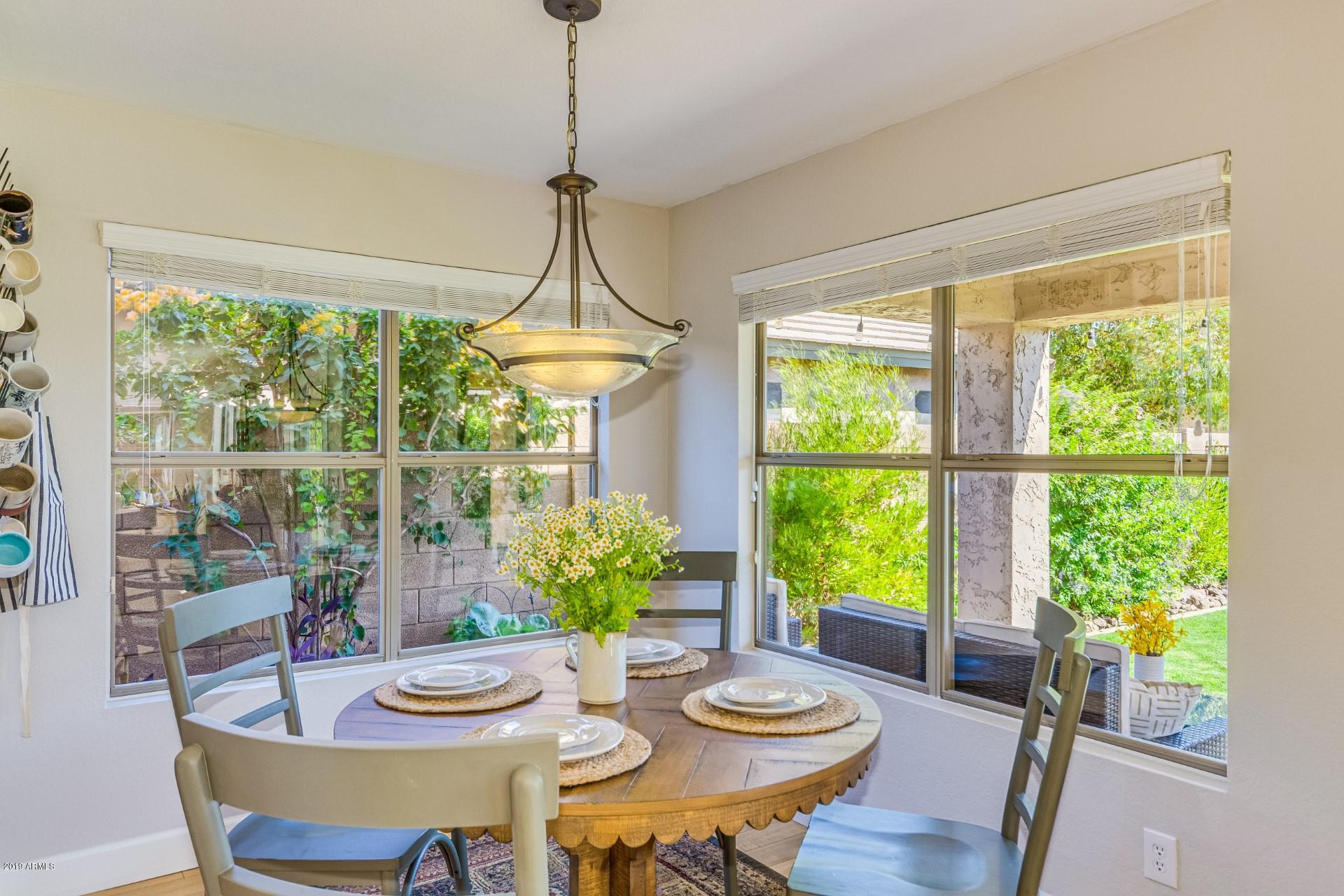 4619 East Weaver Road Phoenix, AZ 85050 - Photo 9 of 25 Eat-in kitchen with a view
