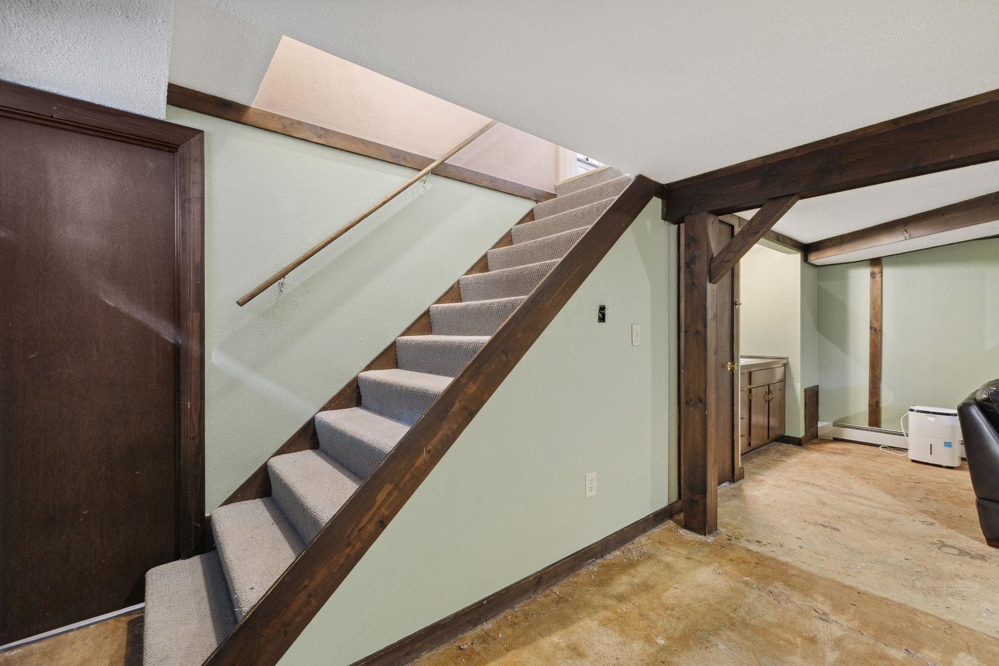 70 Taylor Street Manchester, NH 03103 - Photo 17 of 36