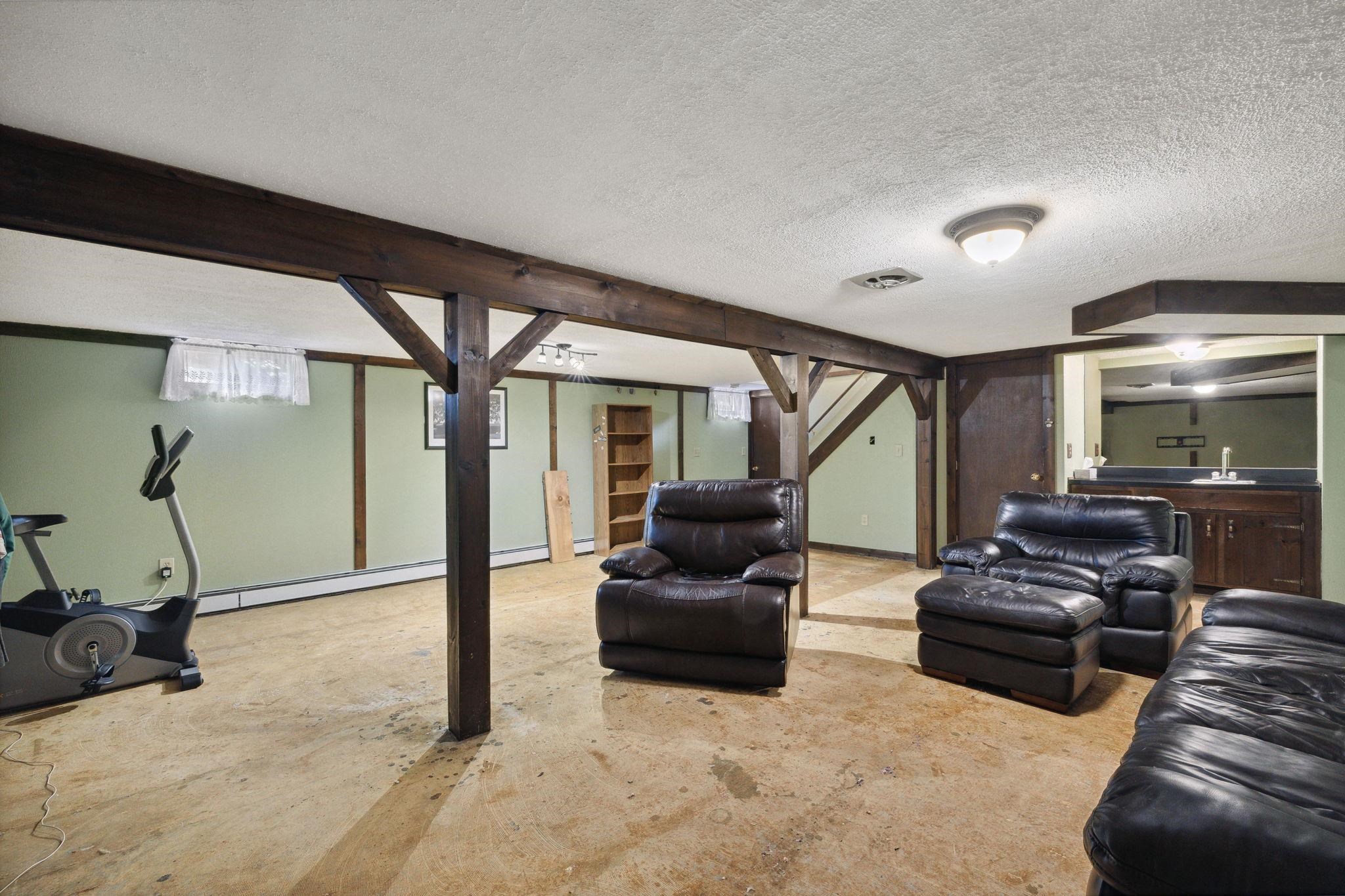 70 Taylor Street Manchester, NH 03103 - Photo 19 of 36