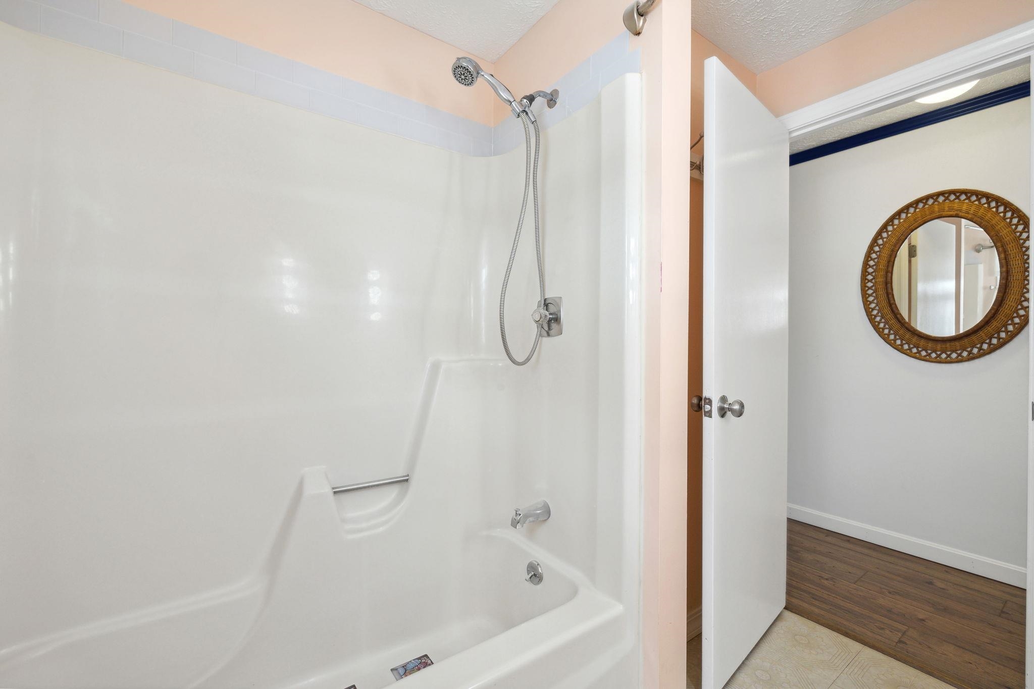 70 Taylor Street Manchester, NH 03103 - Photo 6 of 36