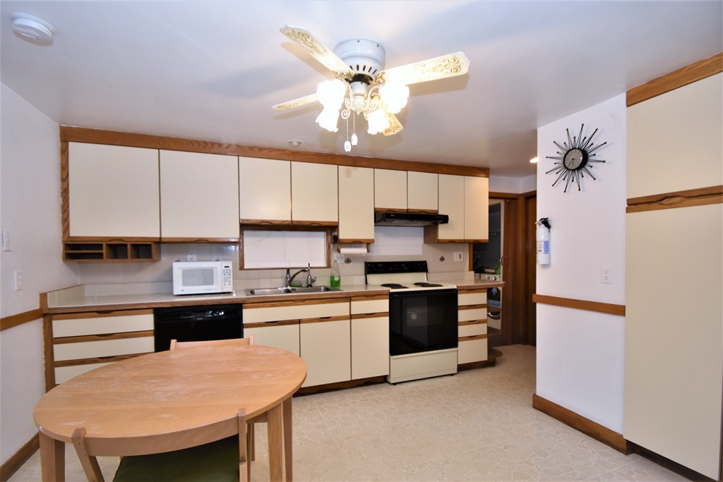 11 Thompson Road Beverly, MA 01915 - Photo 2 of 20 Gallery Image 2
