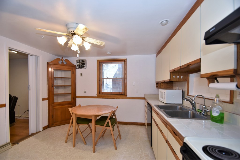 11 Thompson Road Beverly, MA 01915 - Photo 3 of 20 Gallery Image 3