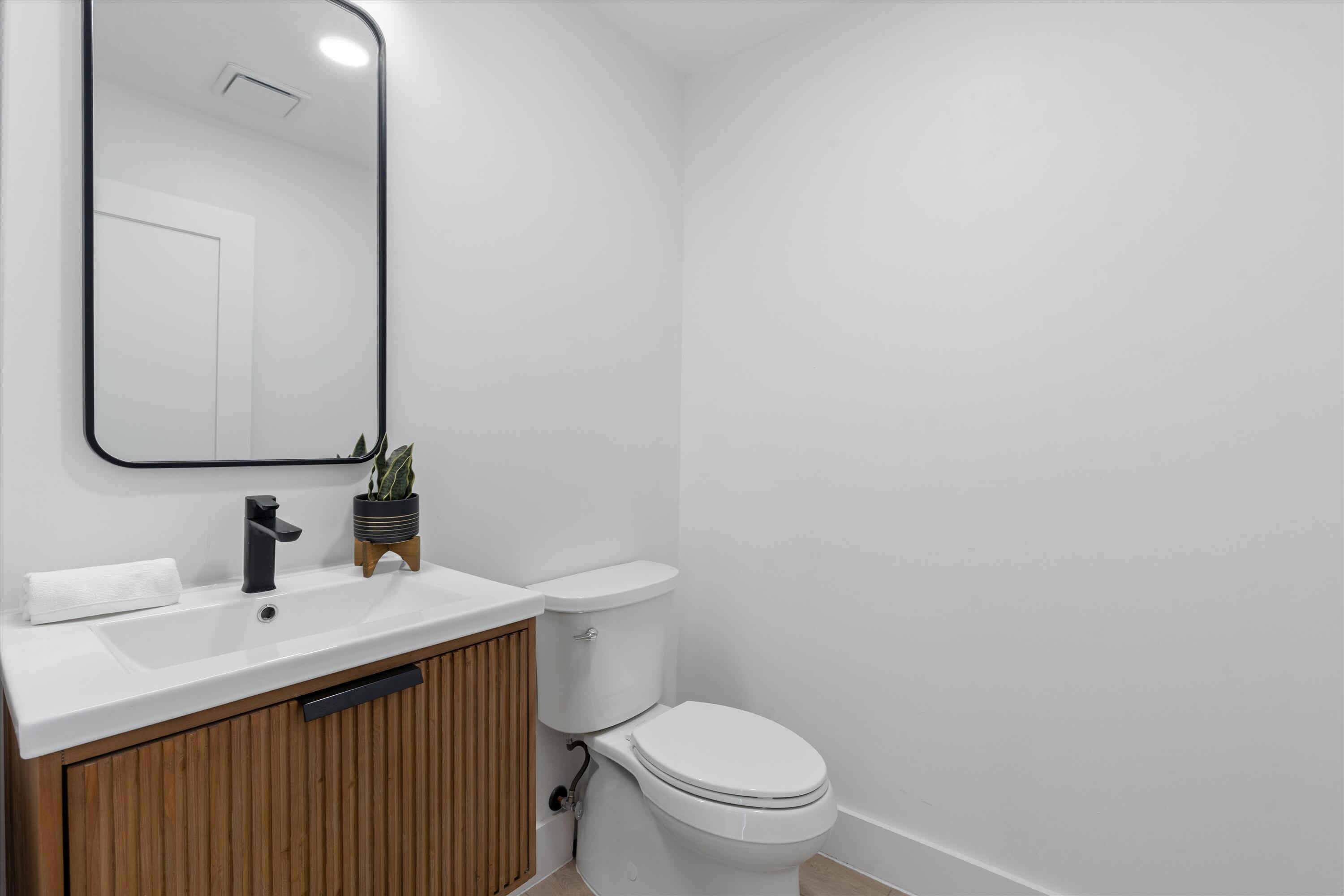 3093 Northwest 28th Terrace Boca Raton, FL 33434 - Photo 14 of 28 Powder room