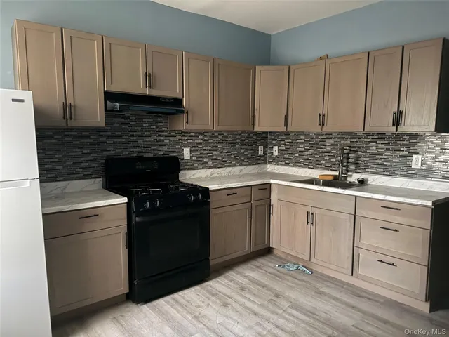 $2,200 | 46 Benkard Avenue, Unit 1, Newburgh, NY 12550