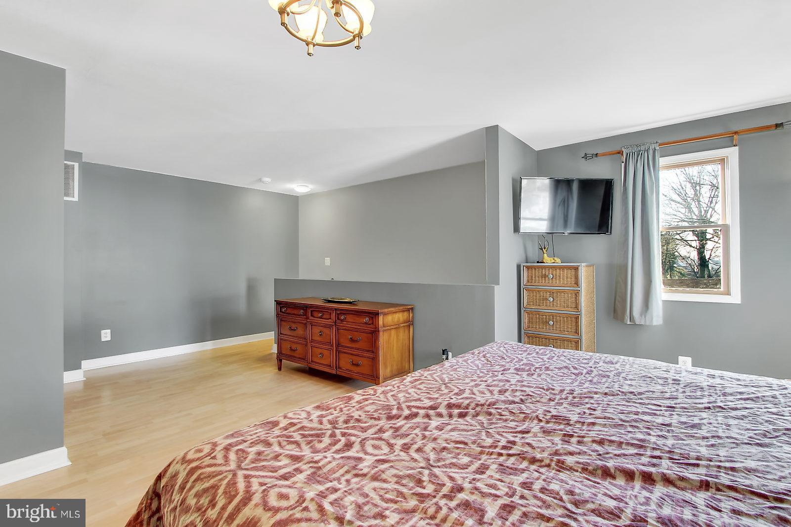 602 North Stuart Street Baltimore, MD 21221 - Photo 24 of 35 Terrific Owners Suite